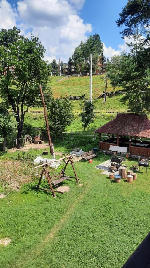 Gostyniy Dvir Petrovski Vorochta Buitenkant foto